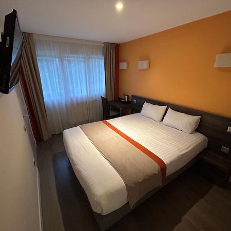 Hotel Valpre Écully Eksteriør bilde