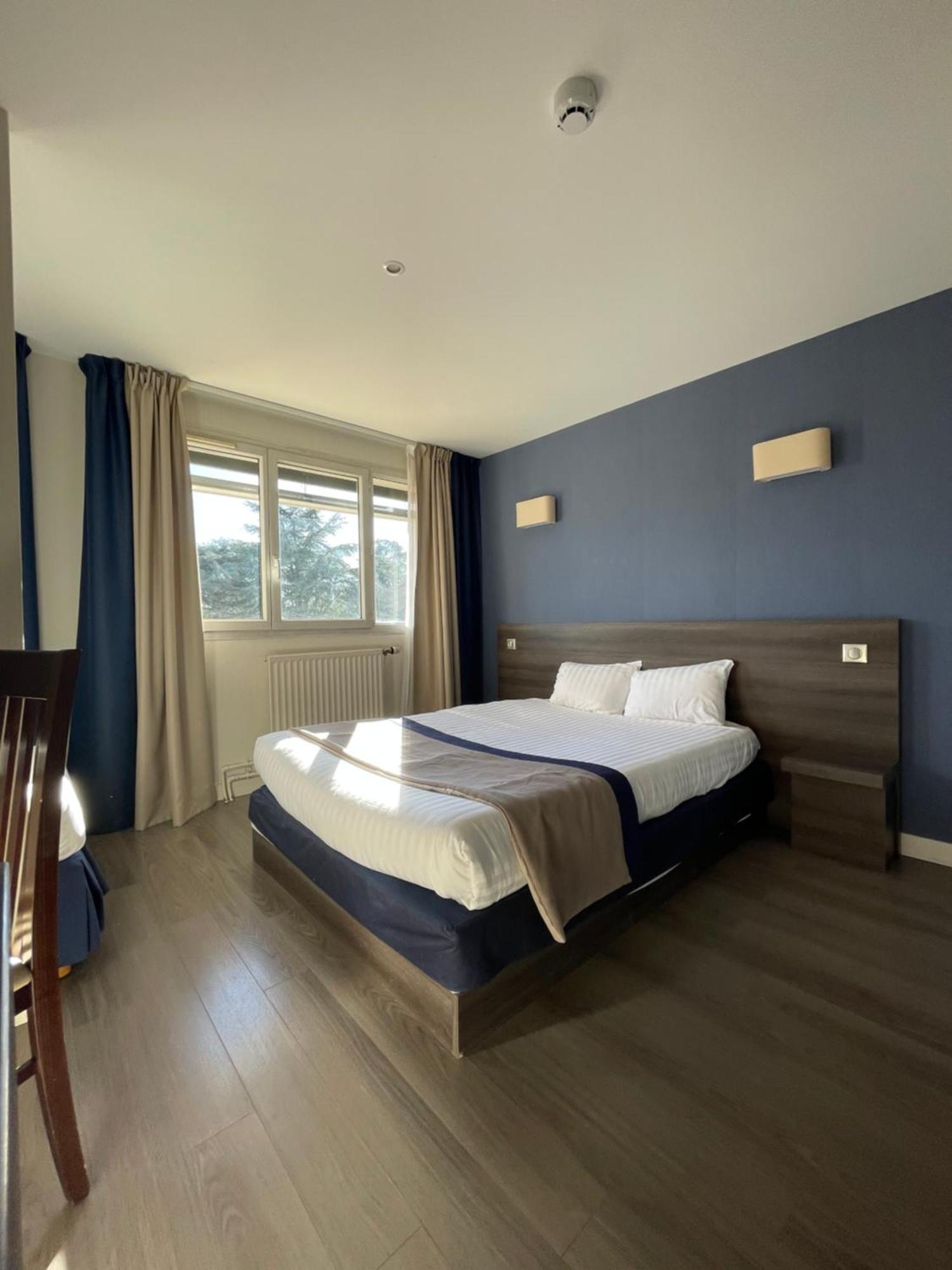 Hotel Valpre Écully Eksteriør bilde